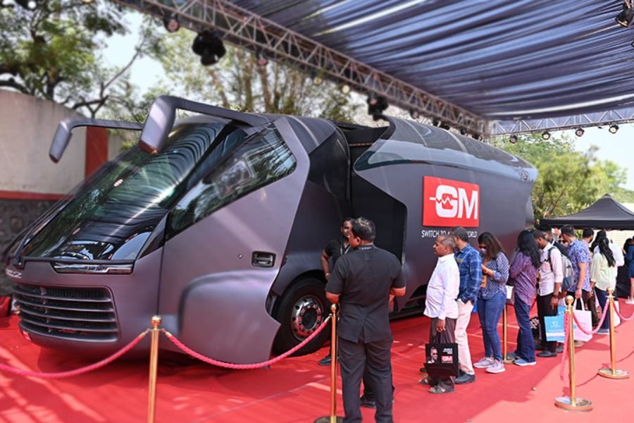 gm-s-most-luxurious-showroom-on-wheels-reaches-pune-the-hoover-gazette